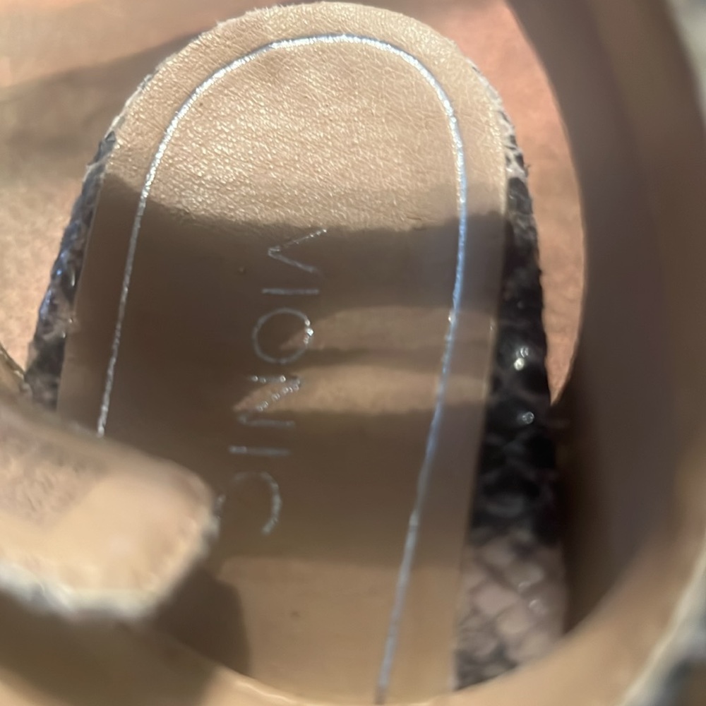 Vionic Womens Perk Carmel Backstrap Heel Sandal Natural Snake Size 9.5